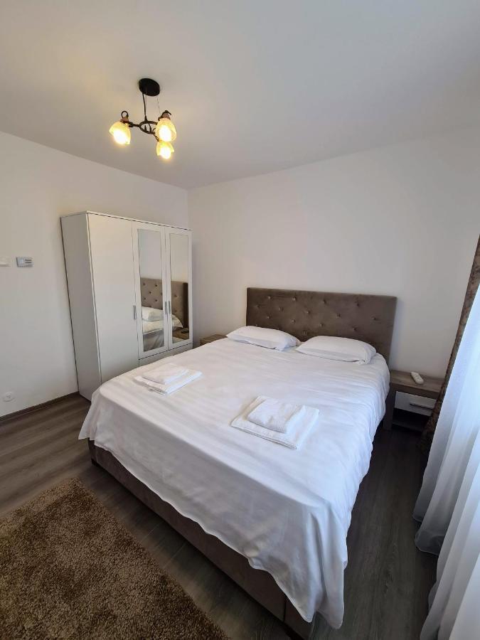 Spy Apartment Haţeg 外观 照片