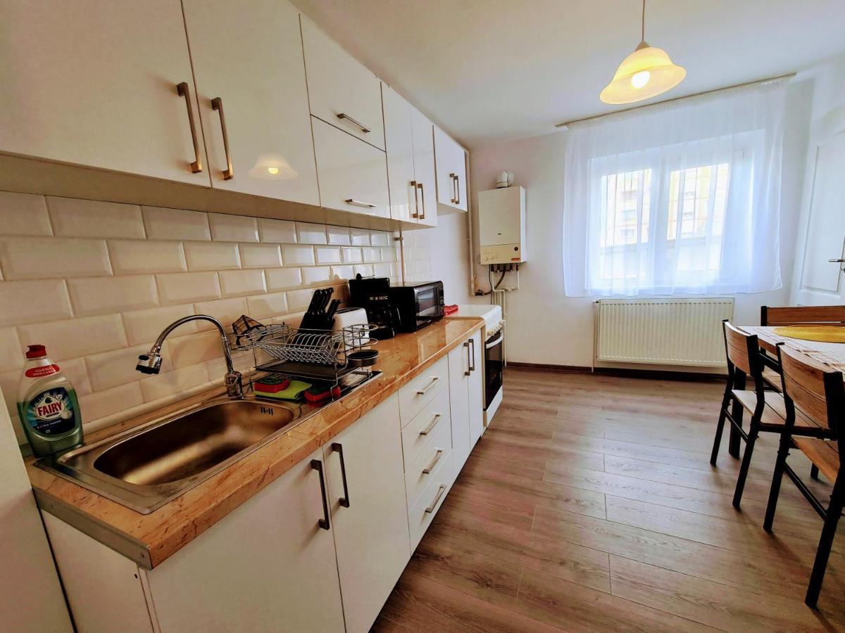 Spy Apartment Haţeg 外观 照片
